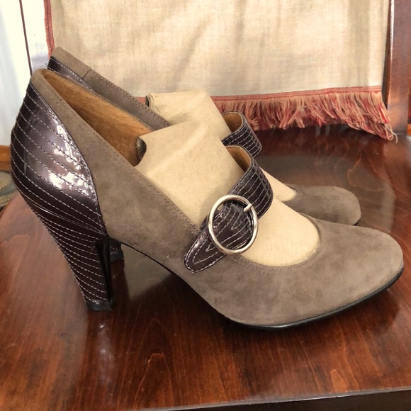 Söfft Suede and Patent Leather Mary Jane style Pumps - Picture 3 of 12
